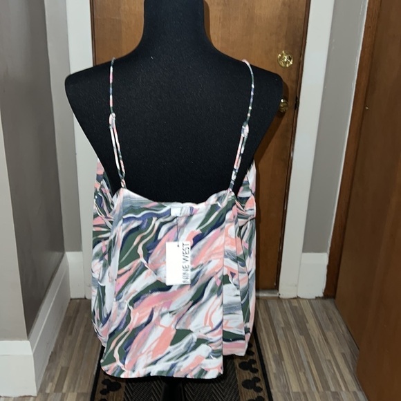Nine West watercolor print vneck tank! - Picture 4 of 4